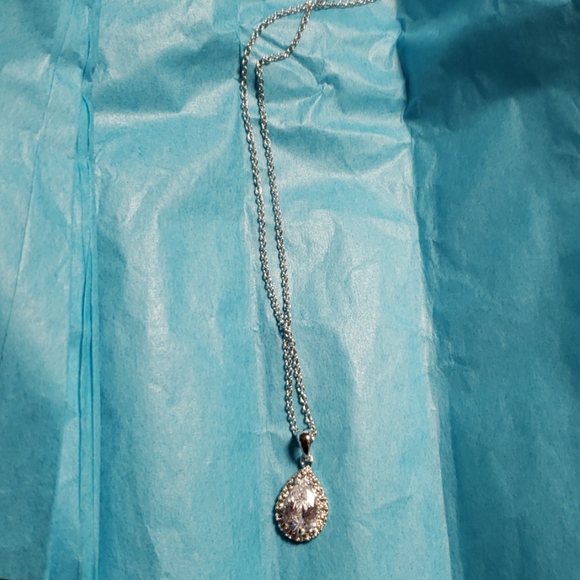 Beautiful Bridal Gown Set - Picture 6 of 8